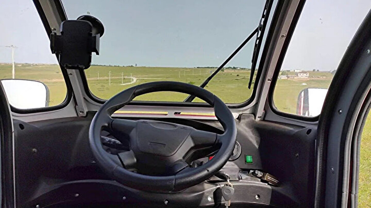 İçerisinde ısıtma sistemi de bulunan modelin en etkileyici yanı ise fiyatı. Yalnızca 55 bin 900 TL’ye satılan bu model normal ev prizinden kolaylıkla şarj olabiliyor. <br>