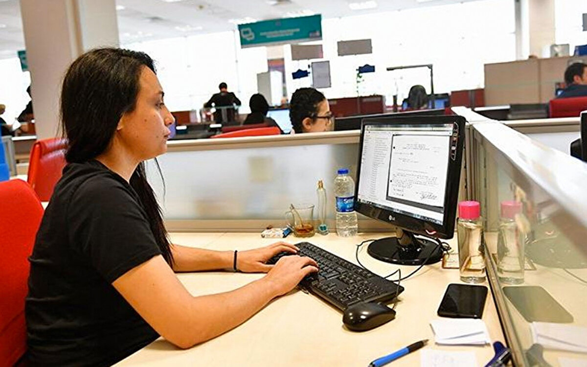 Geçen yıl Milli Eğitim Bakanlığı, Emniyet Genel Müdürlüğü ve Sağlık Bakanlığı başta olmak üzere birçok kurum ve kuruluşla istihdam sağlayan kamu, 2022'de de ihtiyaç duyulan kadrolar için ilana çıktı.