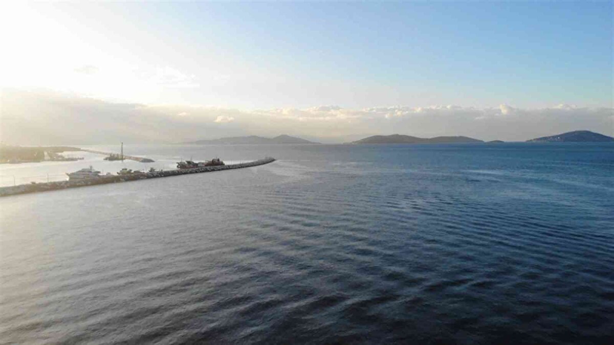 İstanbul Anadolu Yakası'nda dün gece saatlerinde kar yağışının etkili olmasının ardından İstanbul'un havası temizlendi.