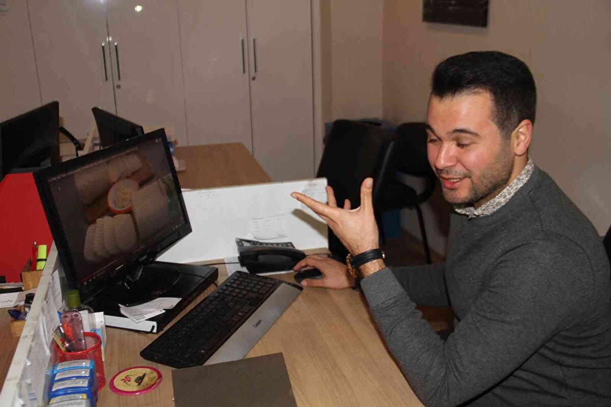 Kesinlikle tüketilmemesi gerekiyor. Böyle bir şeye bulaşmayın, uğraşmayın. Kaşar peyniri, güvenilen firmalardan, Tarım ve Orman Bakanlığından yetkilendirilmiş, üzerinde etiketleri bulunan ürünlerin tercih edilmesi gerekiyor. Evde deney gibi yapıyorlar. Öyle bir ürünü tüketmek doğru değil. Kaşarın orada k’si geçmiyor. Tamamen farklı bir teknikle yapılan, nişastanın bağlayıcı özelliği ile de beraber kullanılan bir yöntem” dedi. <br><br>