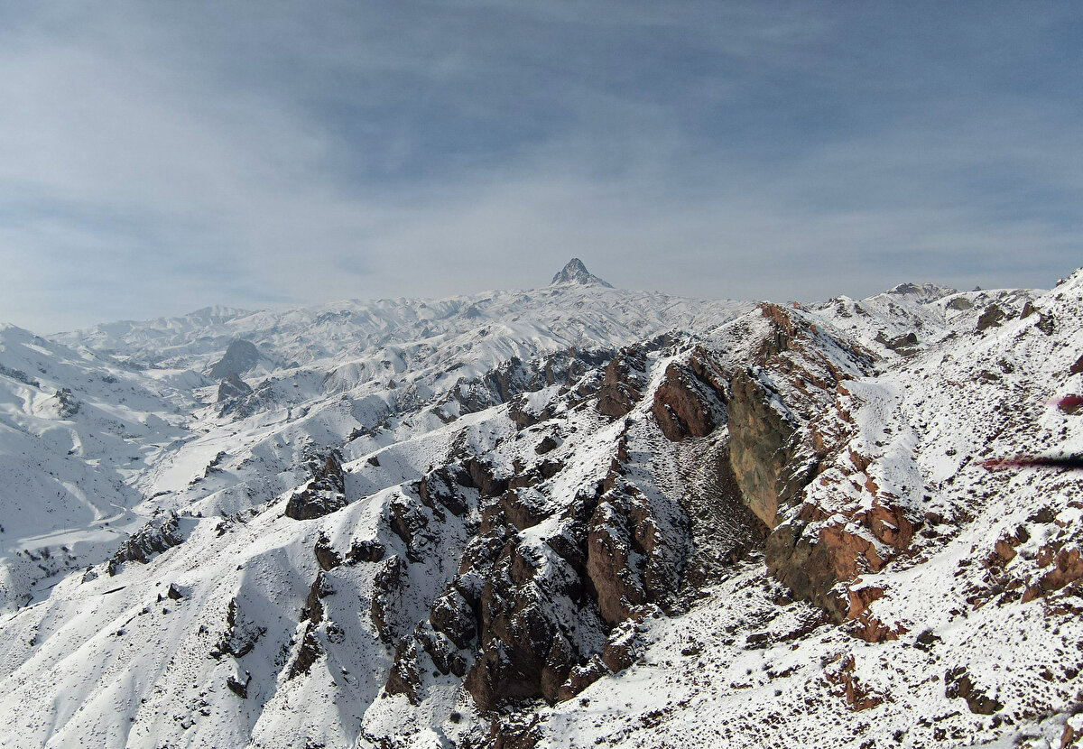 Sporcuların "Testere Vadisi" olarak adlandırdığı bölge, her mevsim farklı güzellikler sunarak ziyaretçilerini cezbediyor.