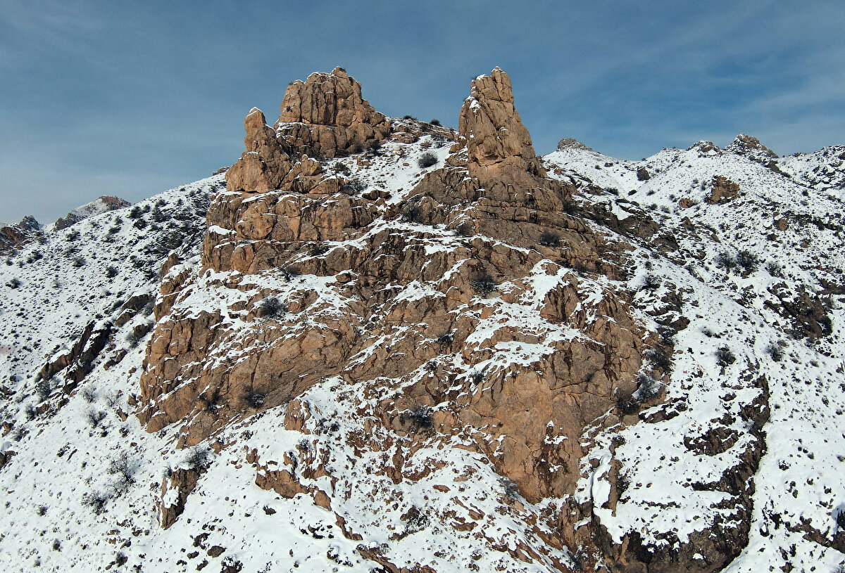 Tuzluca ilçesine bağlı Hadımlı, Göktaş ve Güzeldere köyleri arasında bulunan vadi, ilginç kaya oluşumlarıyla ziyaretçilerin ilgisini çekiyor.