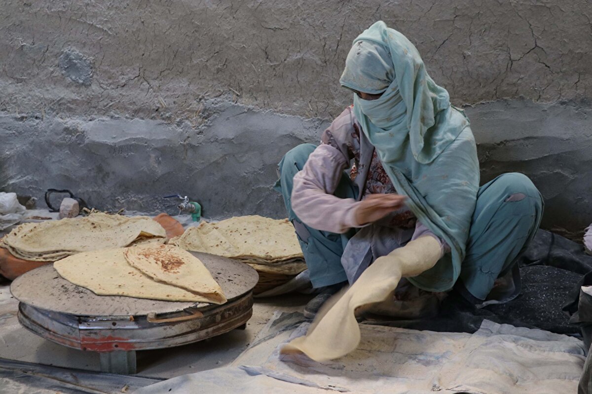 50 kadın her gün 5 bin ekmek yapıyor.