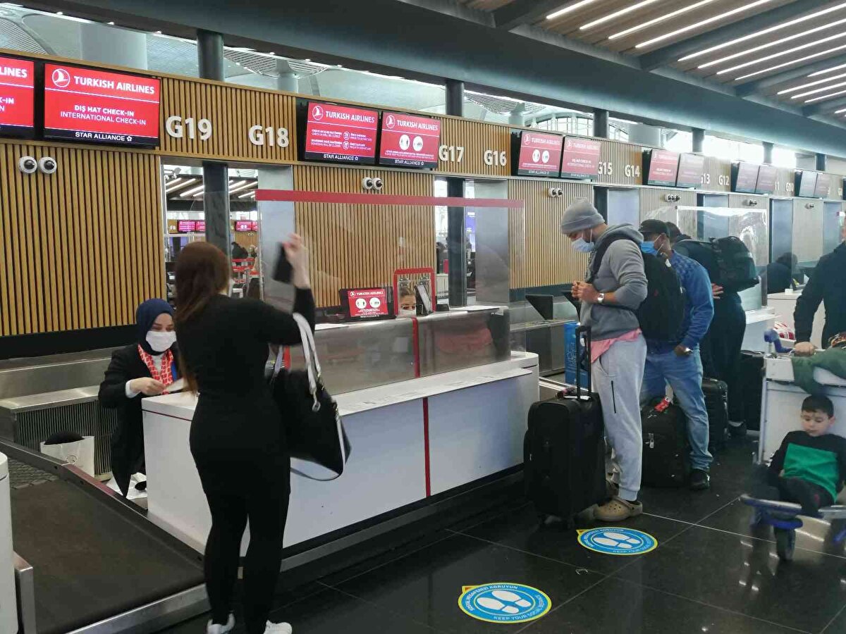 İstanbul Havalimanı'nın işletmecisi İGA'nın CEO'su Kadri Samsunlu kar fırtınasında havalimanında yaşananları anlattı. 