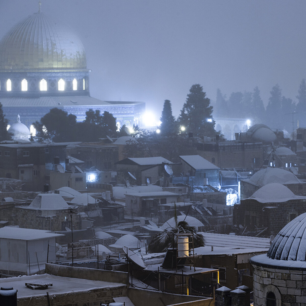 Kar yağışı, işgal altındaki Doğu Kudüs, Ramallah ve Nablus kentleri dahil olmak üzere Filistin genelinde etkili oldu.