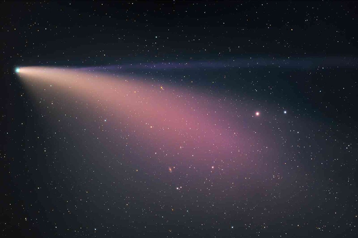 Uzay merakı doğduğu Niğde'de başlayan Ergün çocukluğunda uzaya bakıp gözlem yapıyordu. 6 yaşına geldiğinde ise babası ile birlikte Almanya'ya taşındı ve burada hayatına devam etti. İlk uzay fotoğrafını 2014 yılında ayın evrelerini görüntüleyerek başladı. Daha sonra özel teleskoplar ve fotoğraf makineleri kullanarak uzayın karanlık ve siyah olmadığını çektiği fotoğraflar ile göstermeye çalıştı.