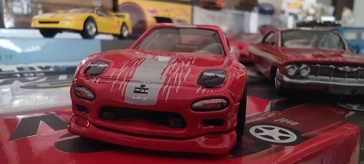 Volkan Özvatan, ayrıca internet gönderilen araçları açık artırmaya çıkartıp farklı hayır kurumlarına yardımda da buluyor.<br><br>