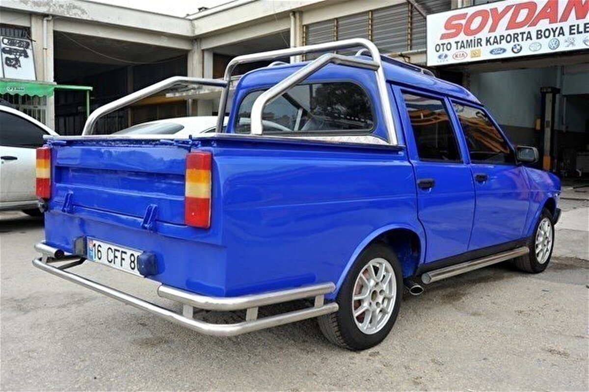 Çizdiği plan doğrultusunda çalışmalara başlayan Demir, hayali için 35 bin lira harcayarak projeyi 2 yılda tamamladığını belirtti. Soydan, projesinde tasarladığı 3 kapılı çift kamyoneti ruhsata işletmek için ise yaklaşık 15 bin lira harcadığını ifade etti. 