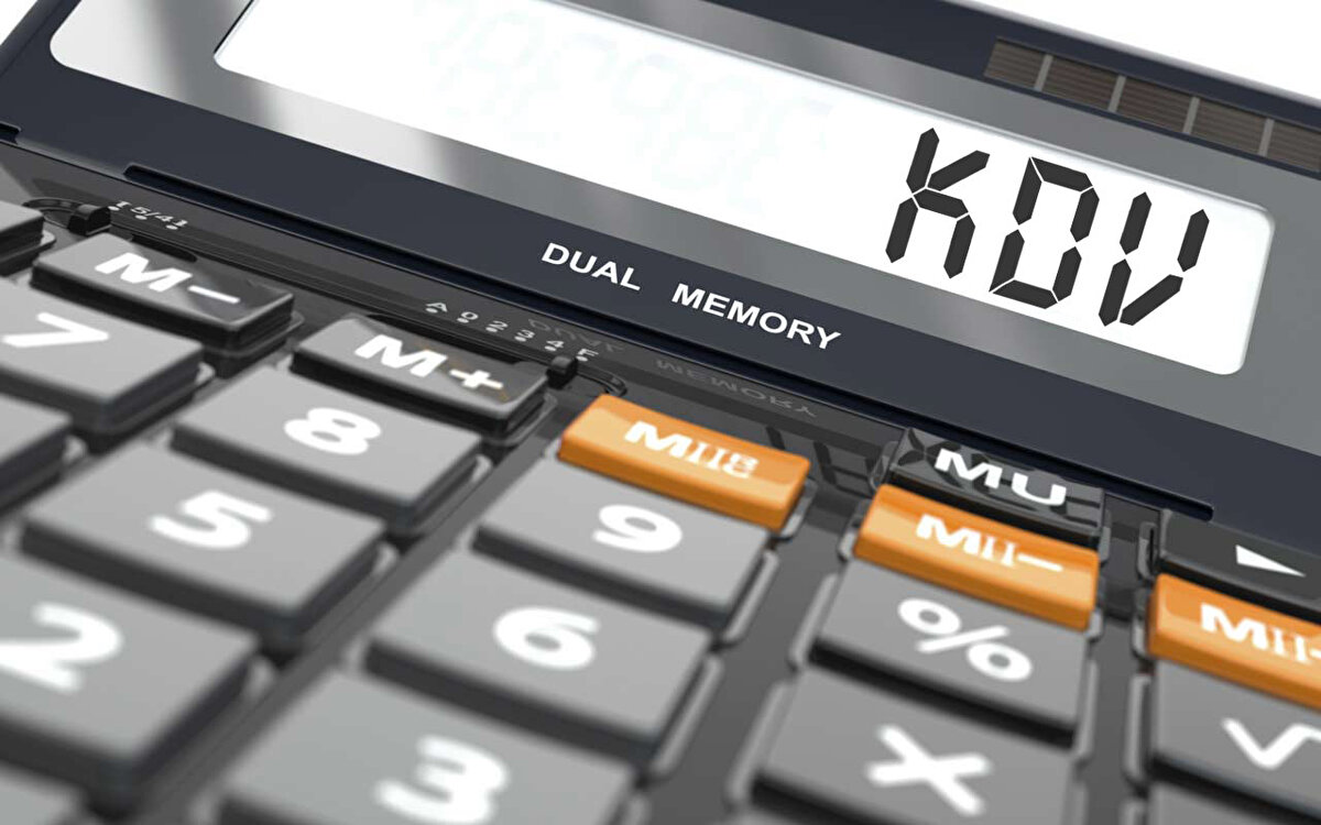 Türkiye Ekonomi Modeli Yeni Adımlar ve Enflasyon Tedbirleri Tanıtım Toplantısı’na Vahdettin Köşkü'nden canlı bağlantıyla katılan Cumhurbaşkanı Recep Tayyip Erdoğan, “Konuşmama başlarken mal ve hizmetlere uygulanacak KDV oranlarının tespitine ilişkin kararda değişiklik yapılmasına ilişkin kararın yürürlüğe konulmasına 3065 sayılı Katma Değer Vergisi Kanunu'nun 28. Maddesi gereğince karar verilmiştir. Ben de şu anda imzamı atıyorum. Böylece inşallah bunu yürürlüğe sokuyoruz. Hayırlı olsun” dedi.