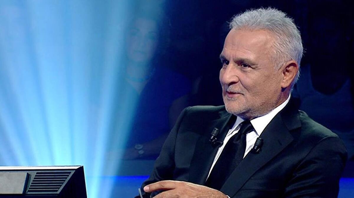 A Spor'da konuşan Zeybek, 'Nisan'da 8 yıl olacak. Ama bakımı çok iyi. Kenan Işık'ı nasıl biliyorsanız öyle. Her gün sakal tıraşı yapılıyor, besin takviyesi alıyor. Yatan hastalarda genellikle yaralar çıkar, zayıflama olur. Ama Kenan Işık bıraktığımız gibi. Çok iyi bakılıyor' dedi.<br><br>