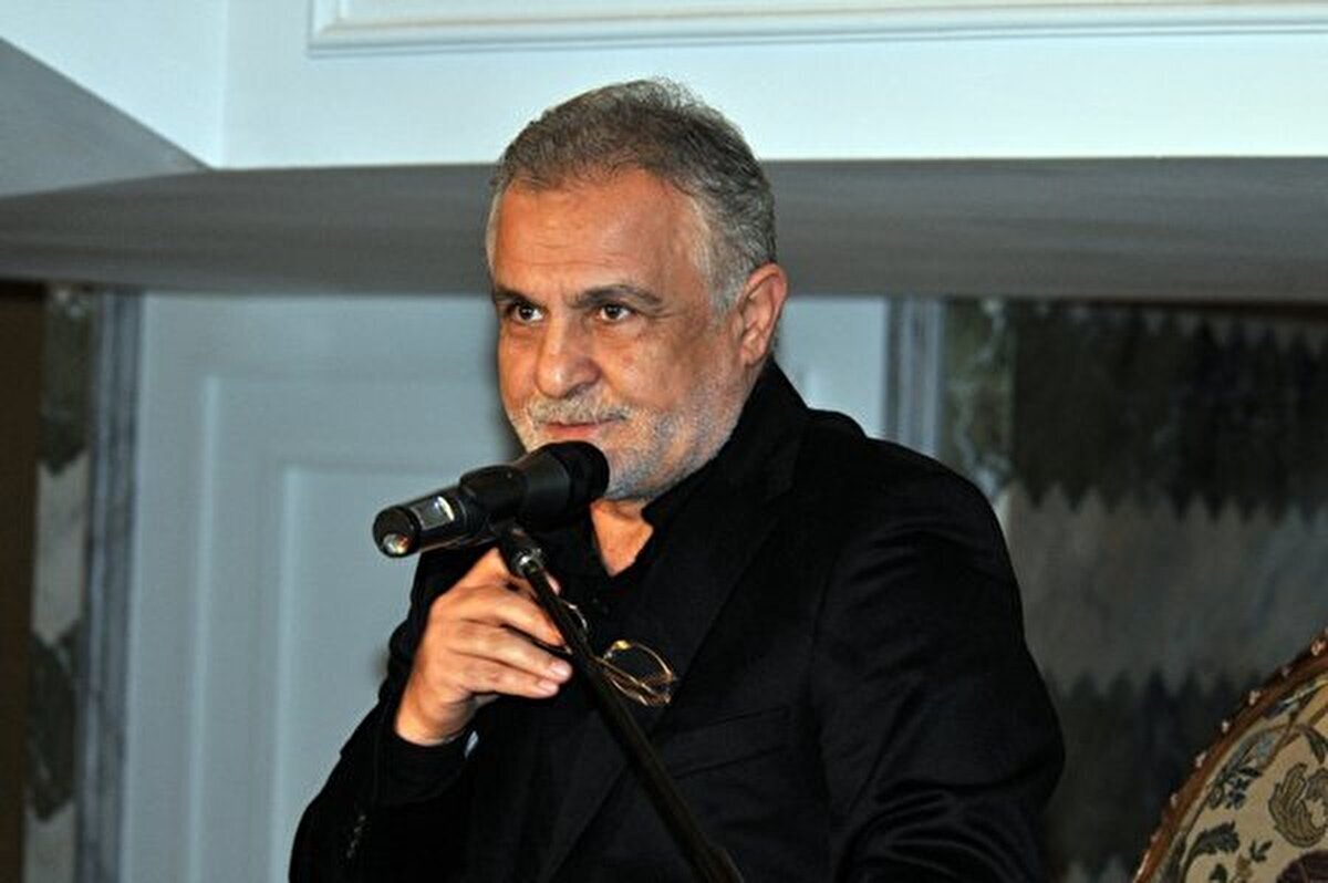 Işık ayrıca, Şehir Tiyatroları Genel Sanat Yönetmenliği yapmıştır.