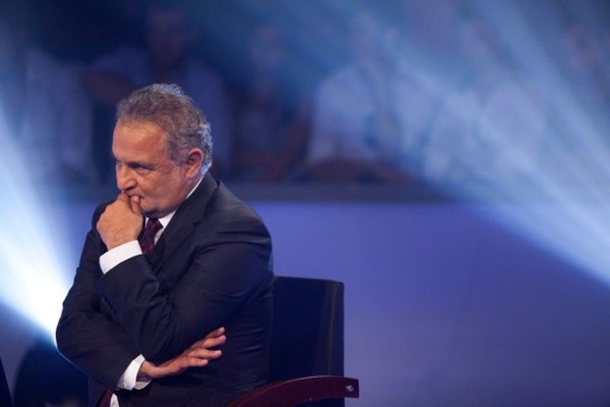 Sanatçı devam eden kariyeri süresince çok sayıda tiyatro oyunu yazmıştır. 1974 yılında Köşe yazarlığı sırasıyla Resmî Gazete (1973-1995), Yeni Yüzyıl (1995-1998), tekrar Resmî Gazete (1998-2000), Yeni Binyıl (2000) ve Akşam (2000-2002) gazetelerinde çalıştı. Televizyon ekranlarında başrollerini Gülben Ergen ve Haldun Dormen ile paylaştığı "Dadı" adlı diziyle boy göstermiştir.<br>