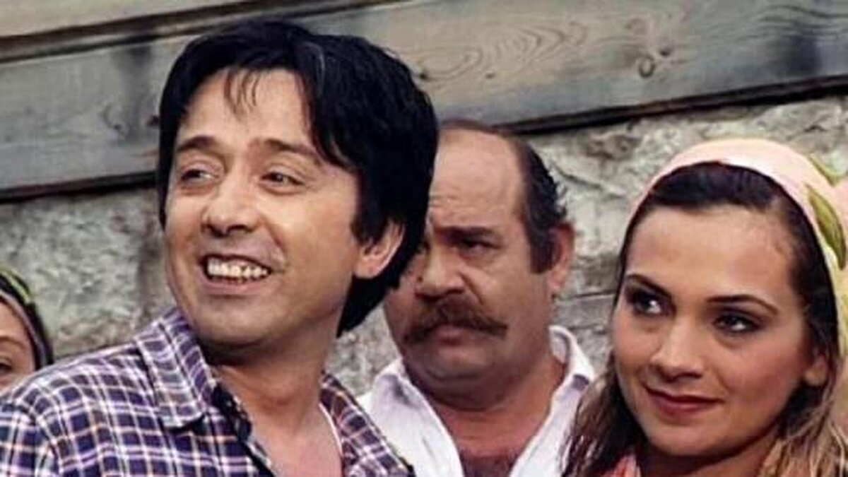 Osman Cavcı (d. 1962, İstanbul), Türk oyuncudur.<br><br>1962 yılında İstanbul'da dünyaya gelen Cavcı, tiyatro sanatçısı İsmail Cavcı' nın oğludur. Baba mesleği olan tiyatroya olan aşkı 1972' de bir turnede (İzmir Turnesi) başlamıştır. Daha sonraları Ertem Eğilmez ile tanışmasının ardından 1981 yılında sinemaya adım atmıştır. İlk sinema filmi Ertem Eğilmez'in yönettiği Hababam Sınıfı Güle Güle'dir.<br><br>