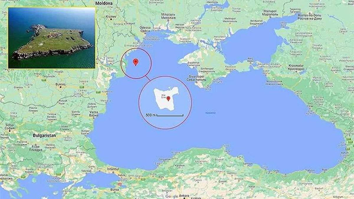 Rus güçleri, 82 Ukrayna askerinin bulunduğu Yılan Adası'nın bugün ele geçirildiğini duyurdu. Rusya Savunma Bakanlığı tarafından yapılan  açıklamada, adadaki askerlerin teslim olduğu belirtildi.<br><br>