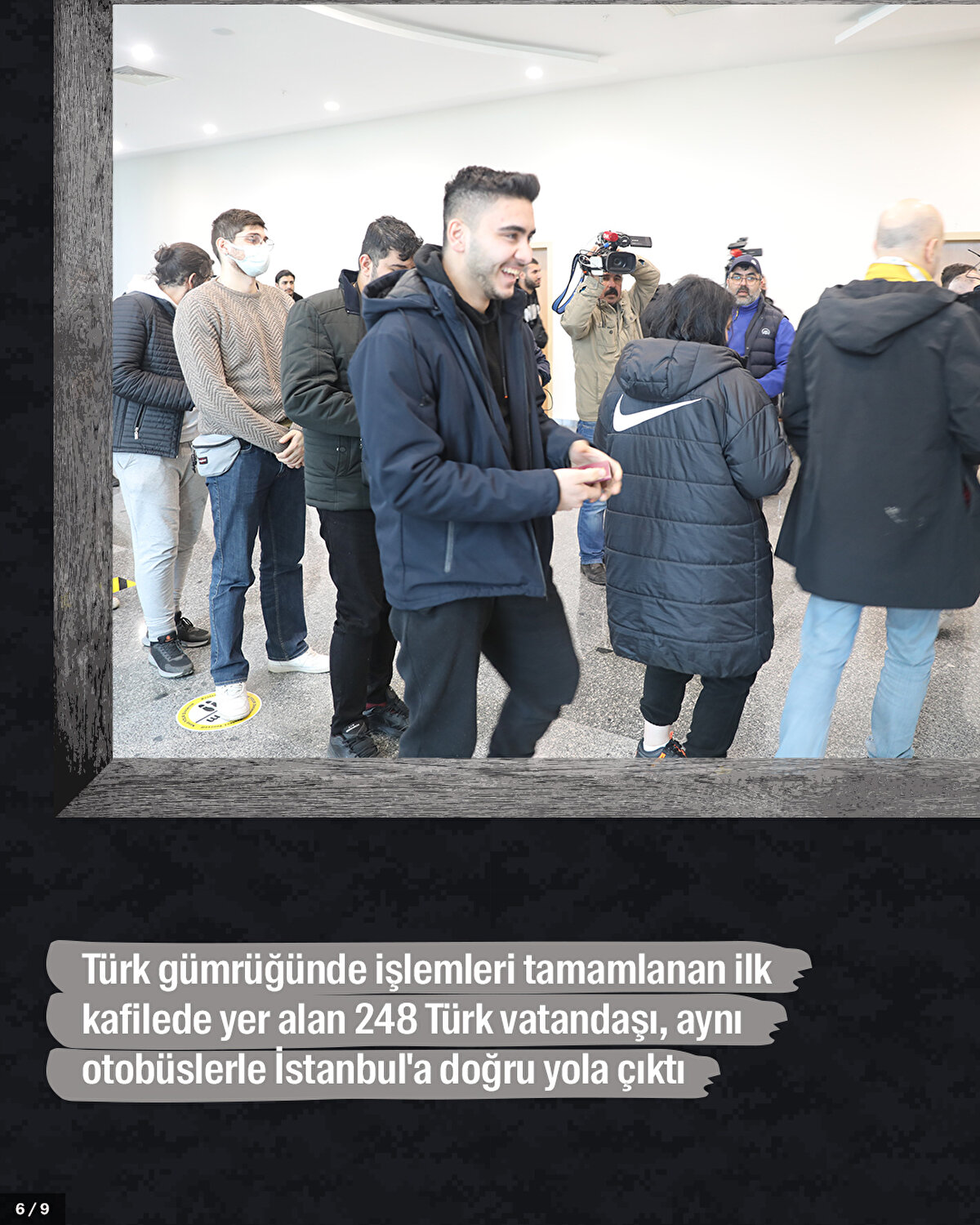 Türk gümrüğünde işlemleri tamamlanan ilk kafilede yer alan 248 Türk vatandaşı, aynı otobüslerle İstanbul'a doğru yola çıktı.