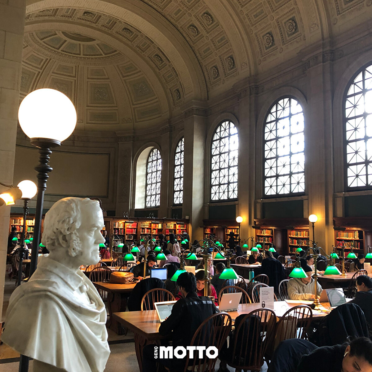 Boston halk kütüphanesi 📚