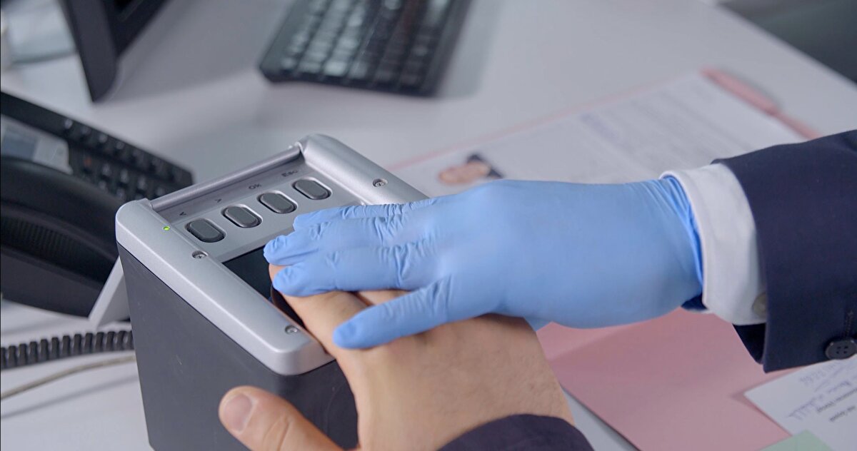 Yerli parmak izi tanıma sistemi 7 Ocak 2022'de Nüfus ve Vatandaşlık İşleri Genel Müdürlüğü bünyesinde 81 ilde kullanıma alındı. Kısa sürede TC kimlik kartı, sürücü belgesi ve pasaport olmak üzere yaklaşık 2 milyon kimlik belgesi yerli parmak izi tanıma sistemi kullanılarak hazırlandı.<br>