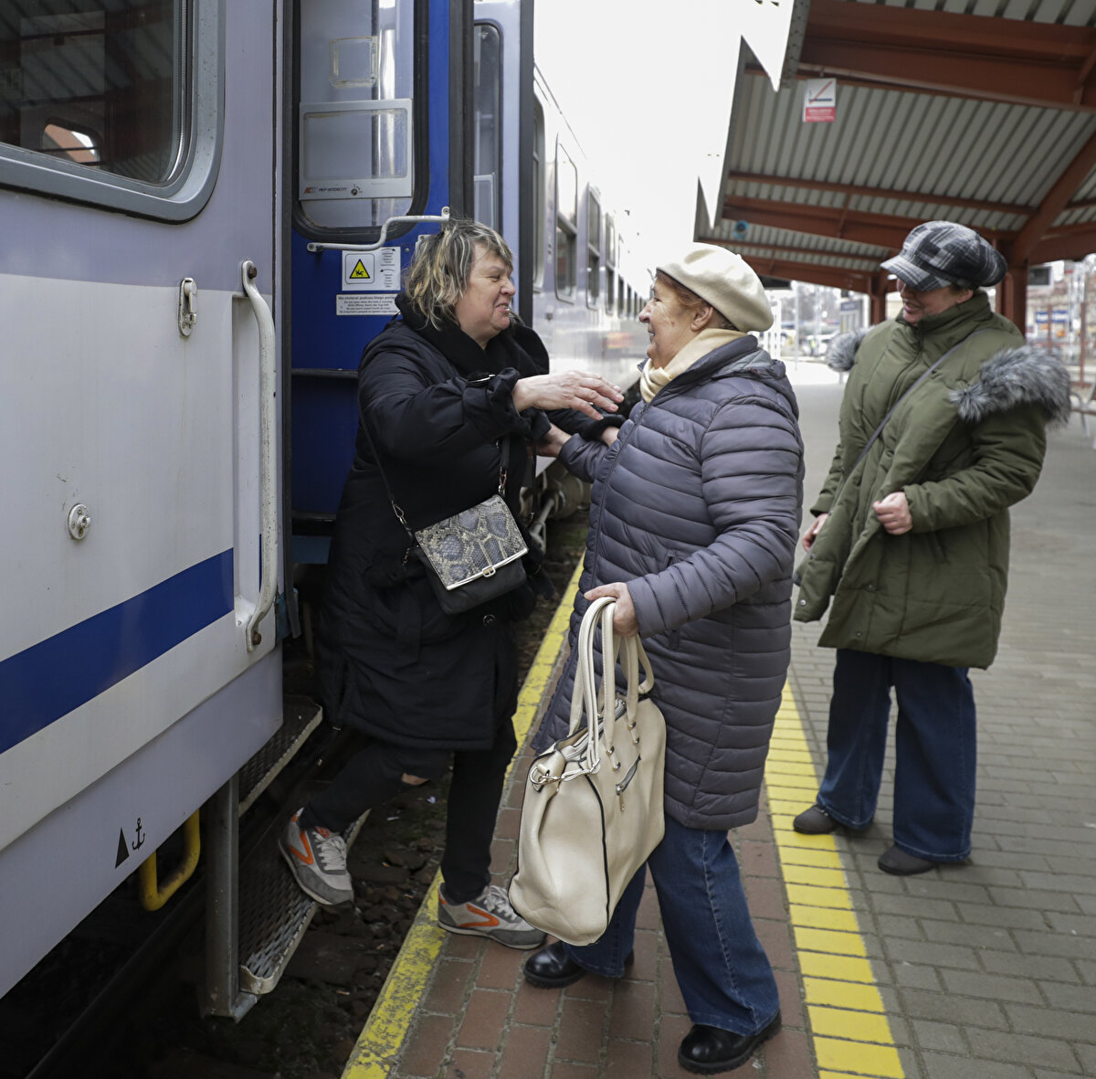 Batı ülkelerinin Rusya'ya karşı, birlik içinde en doğru şekilde karşılık vermesi gerektiğine işaret eden Trzeciak, insani yardım konusunda da iş birliği yapılması gerektiğini söyledi.<br><br>