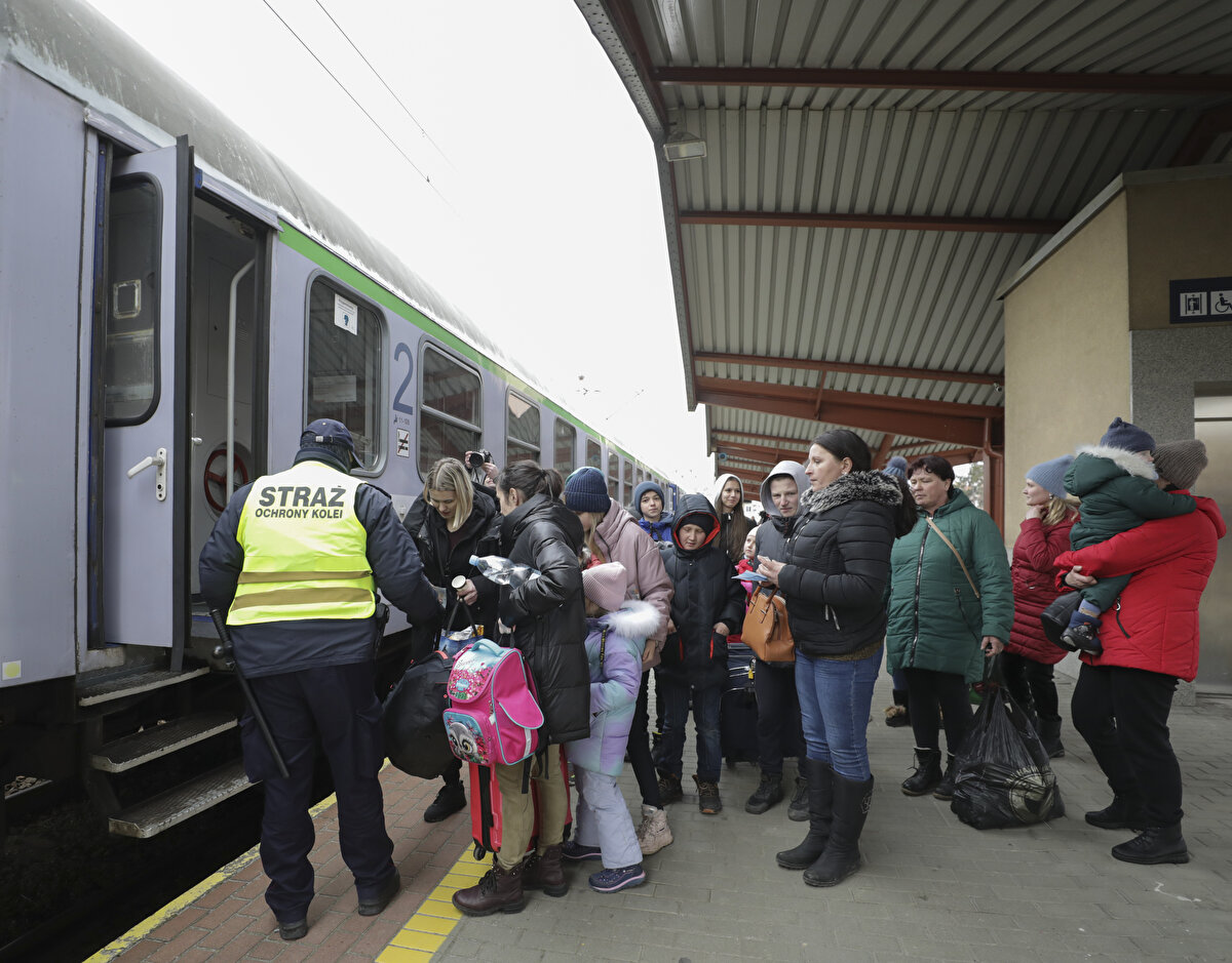 Trzeciak, Polonya'nın Türkiye'nin mültecilerle ilgili tecrübelerinden faydalanabileceğini belirterek şunları kaydetti:<br><br>