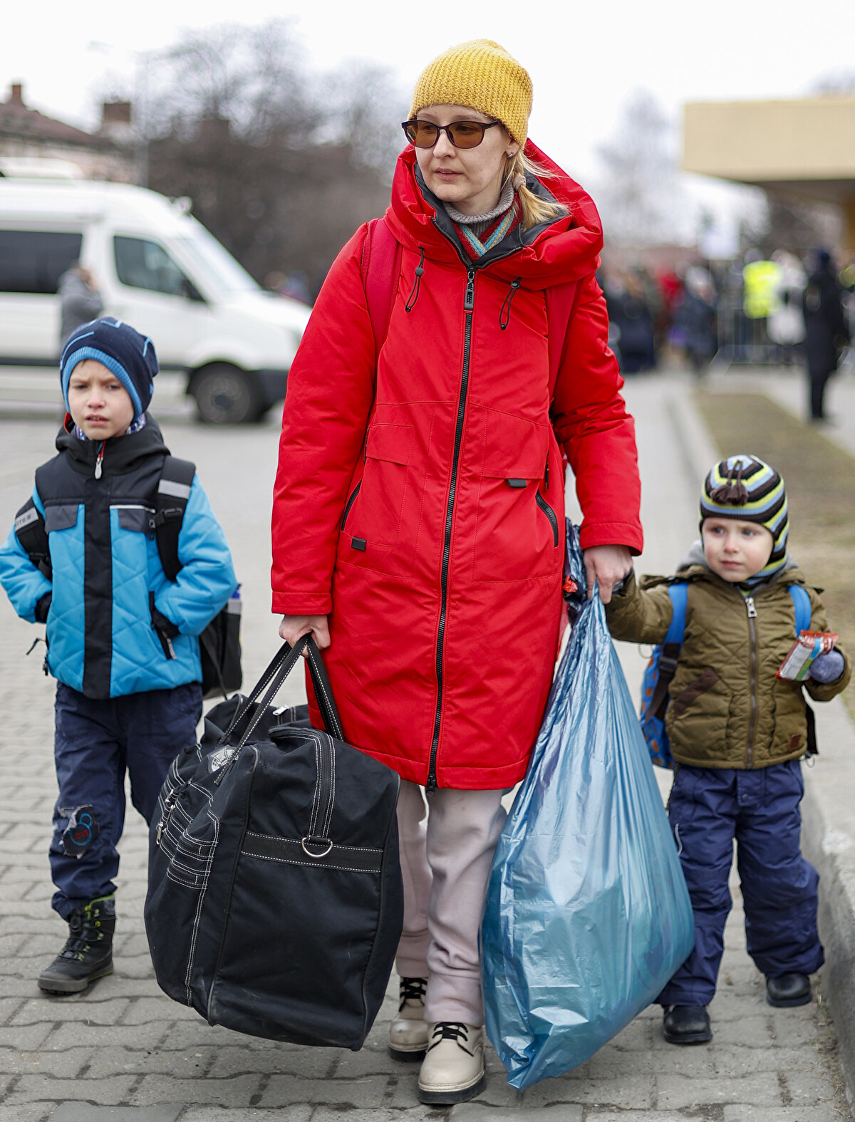 "Polonya, Türkiye'nin mültecilerle ilgili konularda tecrübelerinden faydalanabilir. Rusya'nın saldırılarının ardından 453 bin kişi Polonya sınırını geçti ve bu kadar büyük sayıda insan güvenli bir yer arıyor. Bu sayı daha da yükselecek. Bu durum, çok da uzun olmayan bir zaman önce Türkiye'nin Suriyeli sığınmacılarla ilgili karşı karşıya kaldığı duruma benziyor."<br><br>