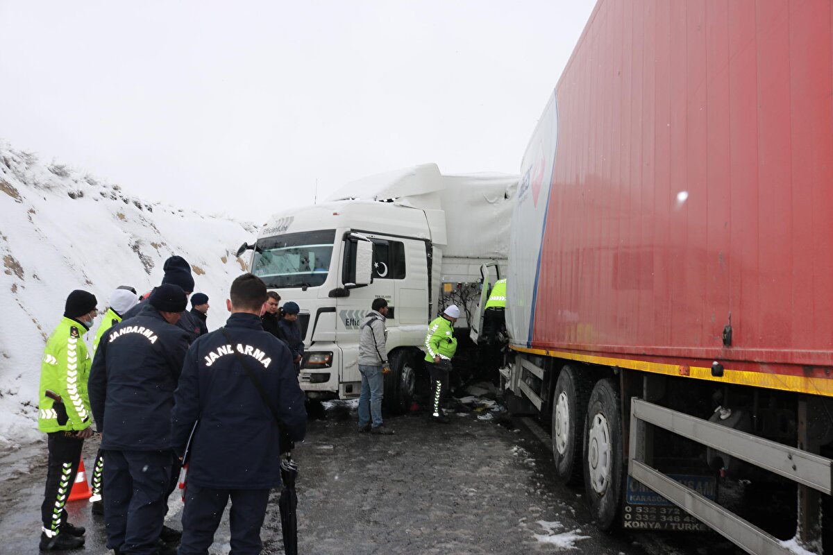 Kaza, sabah saatlerinde Ürgüp ilçesi Üç Güzeller mevkisinde meydana geldi.