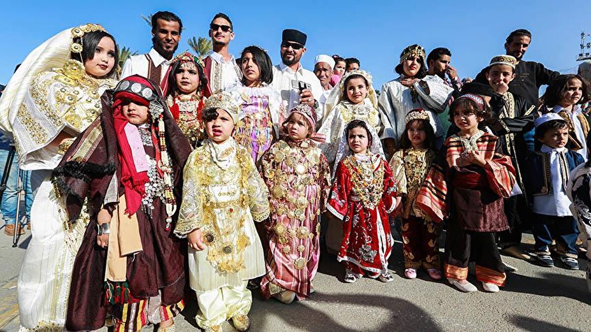 Belediye Müsteşarı Mufide Cibran, yaptığı açıklamada "Kadın, erkek geleneksel kıyafetlerimizi koruduk. Çünkü kıyafetlerimiz, bizim Libya kimliğimiz demektir. Bu coğrafyaya bağlı olmamız gerekiyor." ifadesini kullandı.
