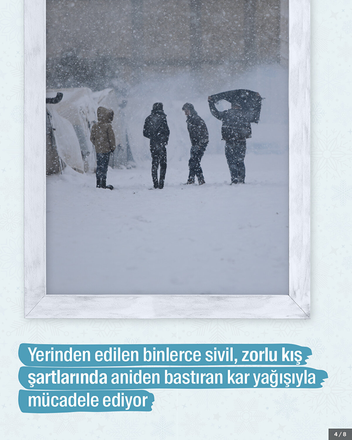 Yerinden edilen binlerce sivil, zorlu kış şartlarında aniden bastıran kar yağışıyla mücadele ediyor.