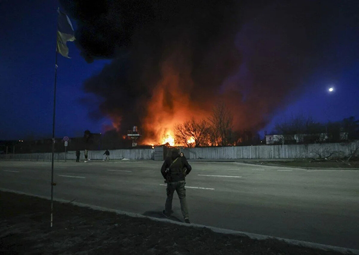 "Ukrayna'nın en büyük pazarı" olarak da bilinen Bara-Başovo'daki yangının çevredeki bazı binalara da sıçradığı gelen haberler arasında.<br><br>