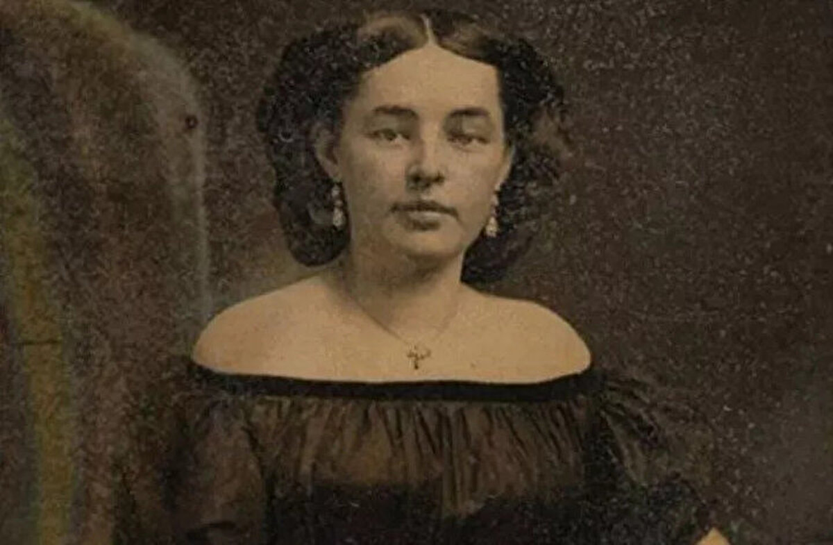 Batan gemideki hazineler sade altınla sınırlı değildi. Bazı yolcular aynı zamanda daha kişisel değere sahip bir şey taşıyorlardı: Fotoğraflar.<br>