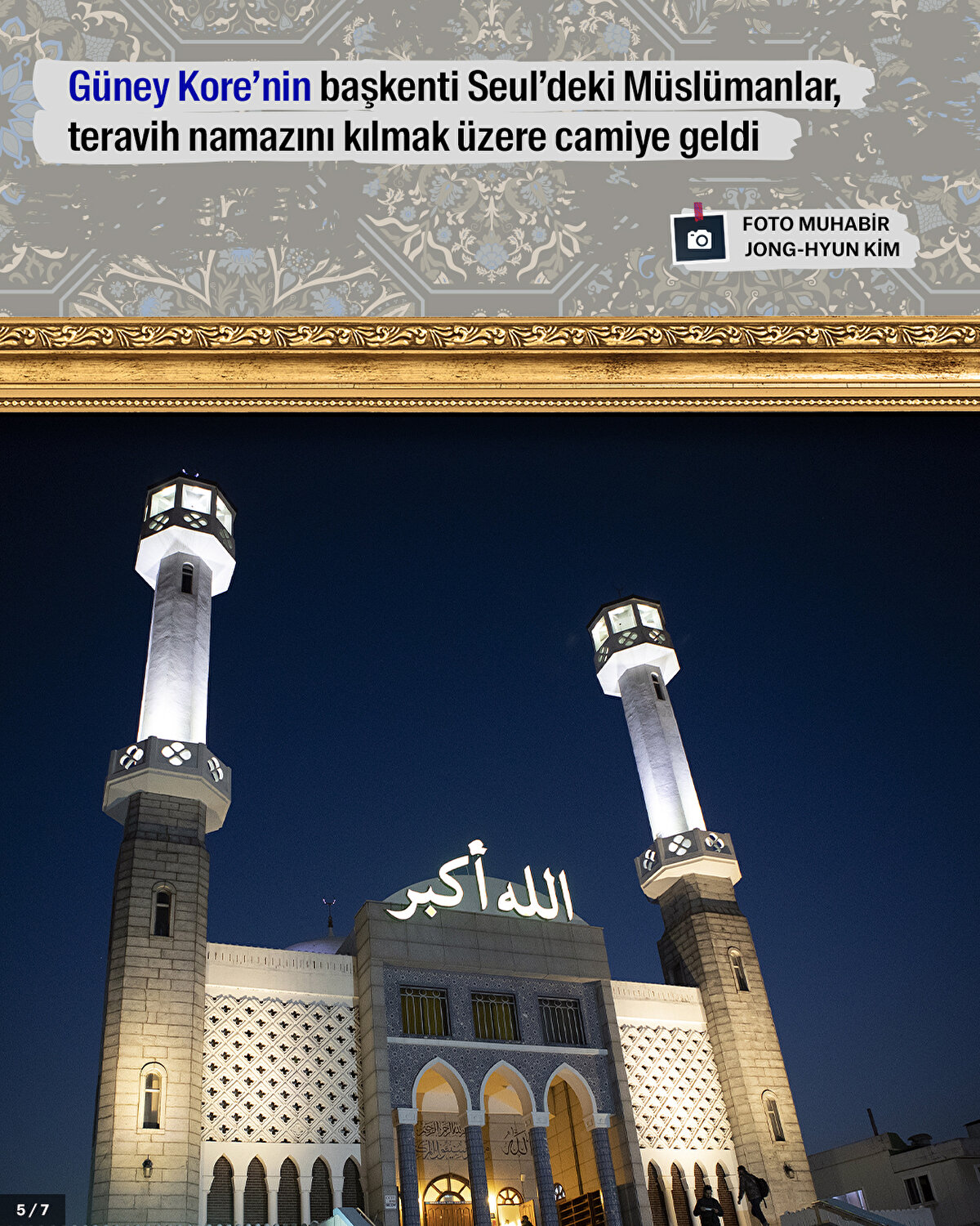 Güney Kore'nin başkenti Seul'deki Müslümanlar, teravih namazını kılmak üzere camiye geldi.