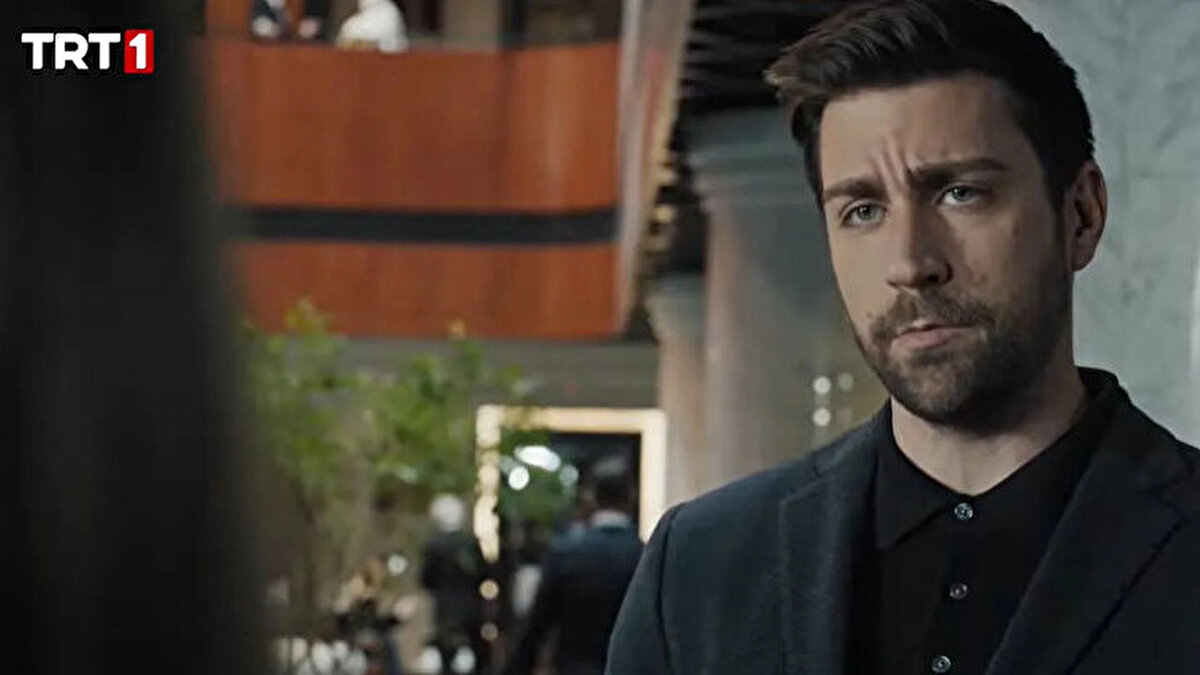 Teşkilat dizisinde rol alan Mesut Akusta yani Mete Başkan geçtiğimiz hafta kadroya veda etmiş ve bütün dengeler ve senaryo tersine dönmeye başlamıştı.<br>