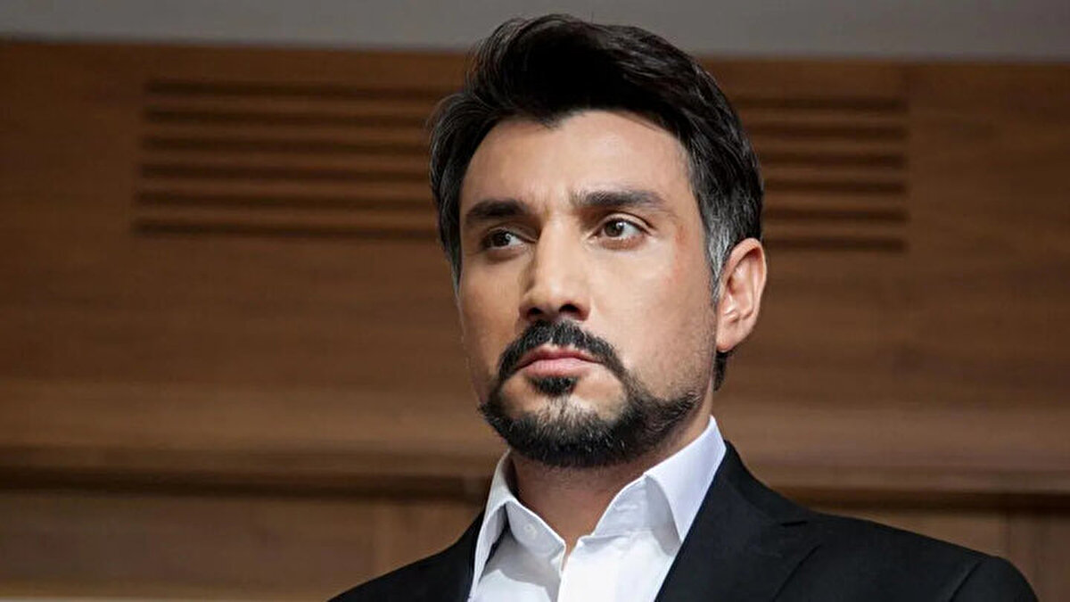 Cahit Kayaoğlu’nun Teşkilat dizisine hangi rolde katılacağı ve uzun süre kalıp kalmayacağı ise merak edilmeye başlandı.<br>