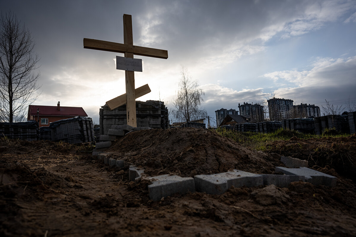 Rusya'nın soykırım girişiminde bulunduğunu ve Buça'daki görüntülerin kanını dondurduğunu ifade eden Zelenski, "Müzakereler, Rusya bu saldırganlığını sürdürmeye devam ederse daha da zor hale gelecek" ifadelerini kullandı.<br><br>