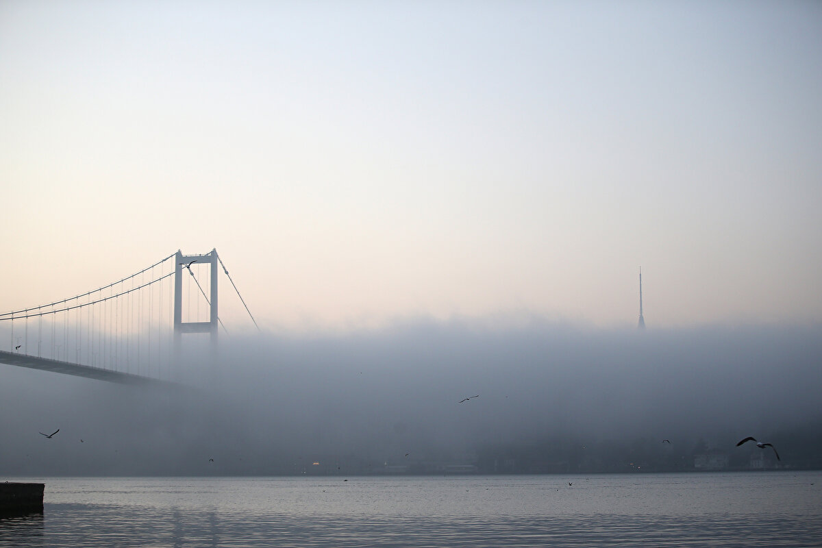 Bazı yerlerde görüş mesafesinin 5 metreye kadar düştüğü görüldü.<br><br>