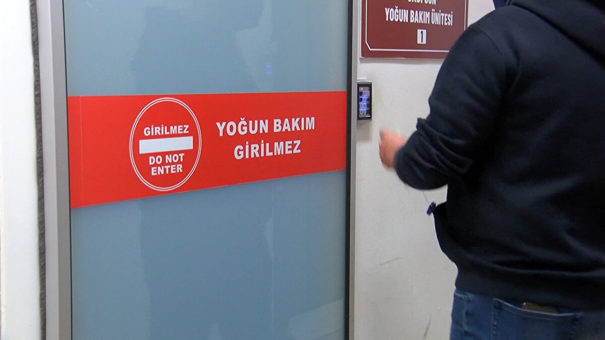 Yoğun bakımların yatak sorunu, hiç bitmeyen bir sorun. Bunu ancak yaşayanlar bilir ve yoğun bakımın önemine dair pandemiden önce belki de bu kadar farkındalık yoktu. Pandemi, yoğun bakımın öneminin ortaya çıkmasını sağladı" şeklinde konuştu.