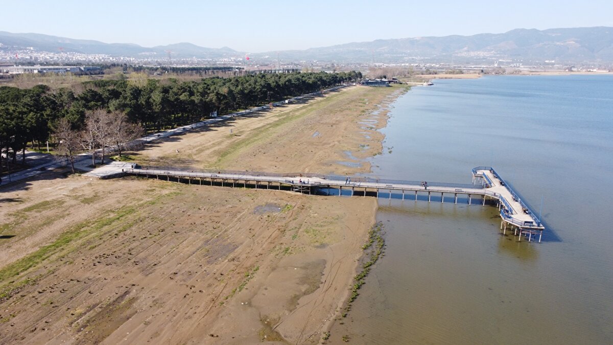 Son dönemdeki yağmur ve kar yağışlarıyla seviyenin 83,4 metreye çıktığını belirten DSİ 1'inci Bölge Müdürü Yüksel Tazegül, düşüşü önlemek için çalışmaların devam ettiğini belirtti.<br><br>