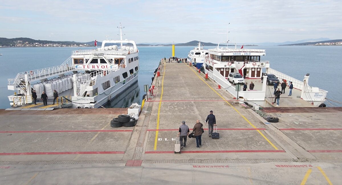 Deniz hudut kapısının bir daha kapanmamasını temenni eden Kantarcı, "Bu seferlerin devamının geleceğini zannediyorum. Hayırlı olmasını diliyorum" dedi.<br><br>