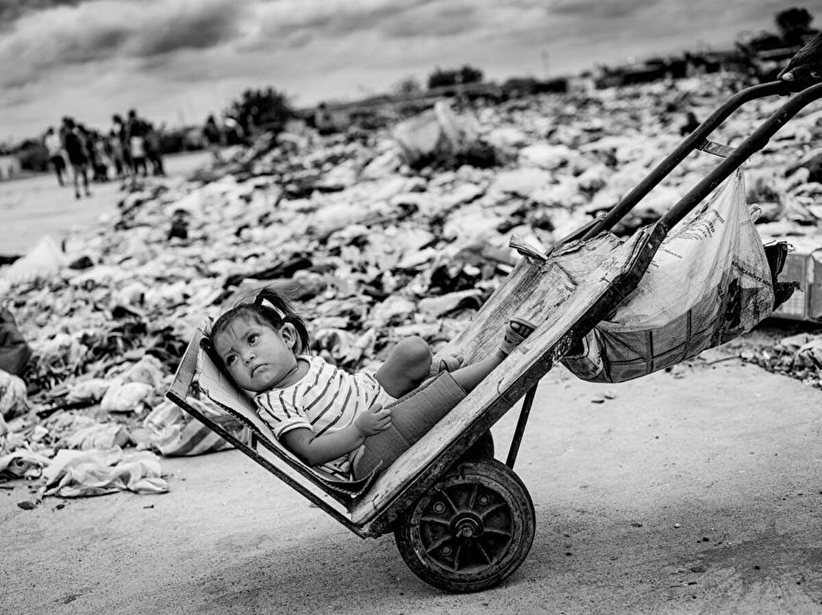 Jan Grarup - Venezuela'daki Finansal Çöküşün Çocukları