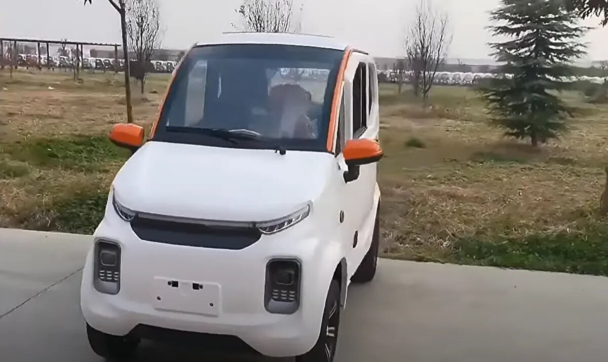 2500W motor gücü ile şehir trafiğinde kullanıcılarının tüm beklentilerini karşılayarak, sürüş tarzınıza uygun ayarlanabilir sürüş modları ve süspansiyonları sayesinde ekstra konfor sunar.