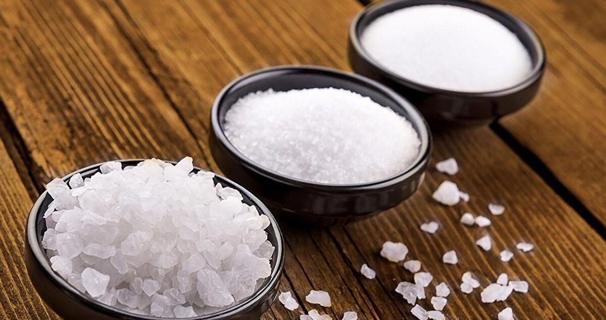 Senelerce yanlış anlaşıldığından tuz tüketilmediğini belirten Canan Karatay, şunları ekledi:"Tansiyon için korkutuldu. Herkeste tuz fobisi oldu. Hâlbuki insan vücudunun tuza ihtiyacı var. Nasıl ki suya ihtiyaç var tuza da ihtiyaç var. Ama o bildiğimiz su değil tuzlu sudur, mineralli sudur. Bu halit mineraldir. Senelerce dünyada insan vücudunun 1 çay kaşı tuza ihtiyacı vardır der. Ama yurt dışında 1 çay kaşığı bizim tatlı kaşığımıza denk gelir. Yurt dışında çay kaşığı yoktur. Bu senelerce yanlış anlaşıldı."<br>