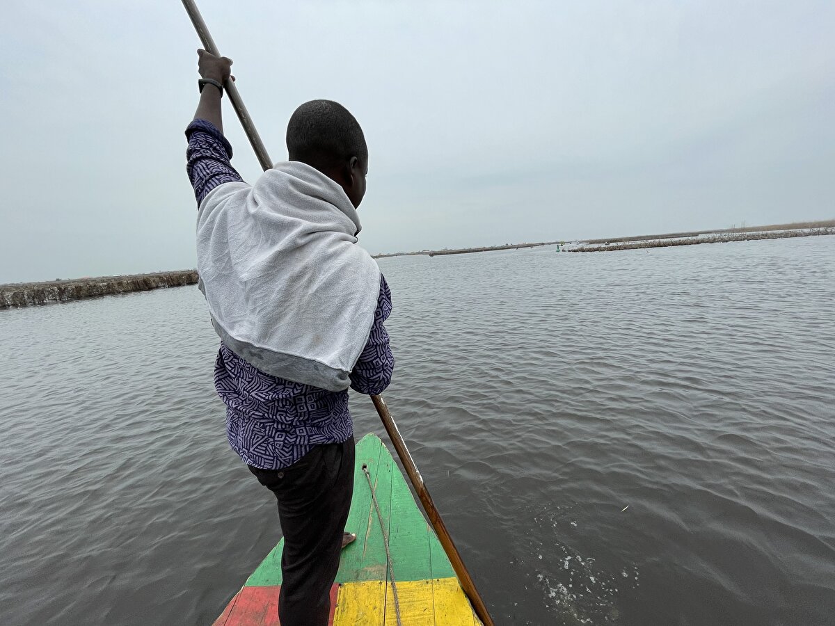 Köyde yaşayanlardan Edmon Adissa, uzun süredir köyde yaşadığını söyleyerek, "Balıkçılıkla geçiniyoruz. Kölelikten kaçmak için buraya yerleştik. Turistler de geliyor." dedi.