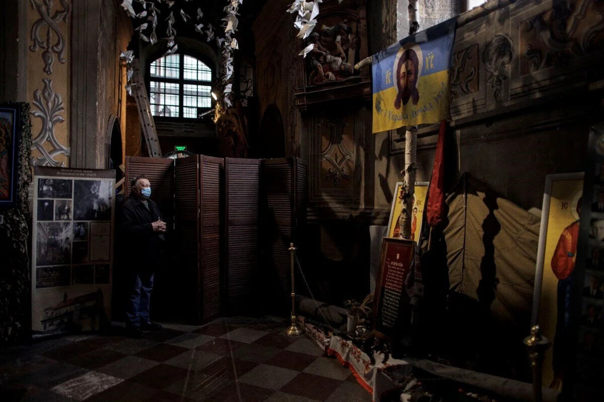 BBC'nin savaş muhabiri Jonathan Beale'ye konuşan Teğmen Denys Gordeev savaşa alışık, ama böyle değil. Bu çok daha zor hale geldi. Her gün, her zaman, her saat üzerimize bomba atılıyor, roket saldırıları oluyor” açıklamasını yaptı. <br><br>