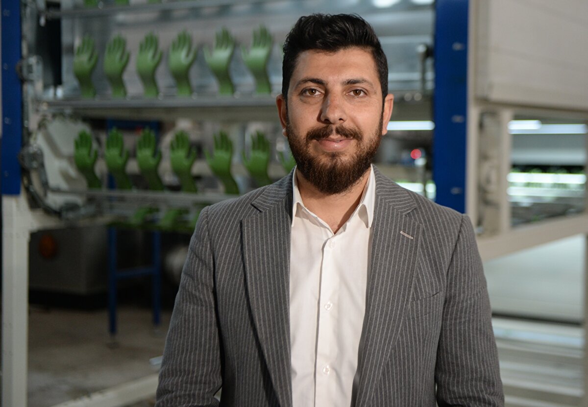 2014'te gittiği Çin'deki South China University Of Technology'de kurumsal yönetim ve uluslararası ticaret alanında yüksek lisans yapan Sarıdağ, eğitimini sürdürürken tercümanlığa ve firmalara danışmanlık yapmaya başladı.<br>