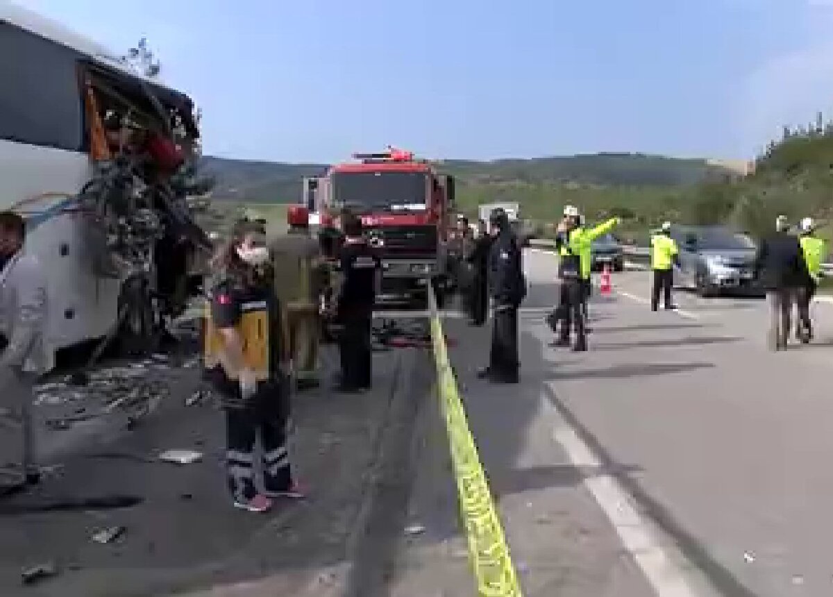 Bu arada, Emirhan Şen'in cenazesi Bursa Adli Tıp Kurumu’nda yapılan otopsinin ardından gece saatlerinde ailesi tarafından alınarak İstanbul'a götürüldü.