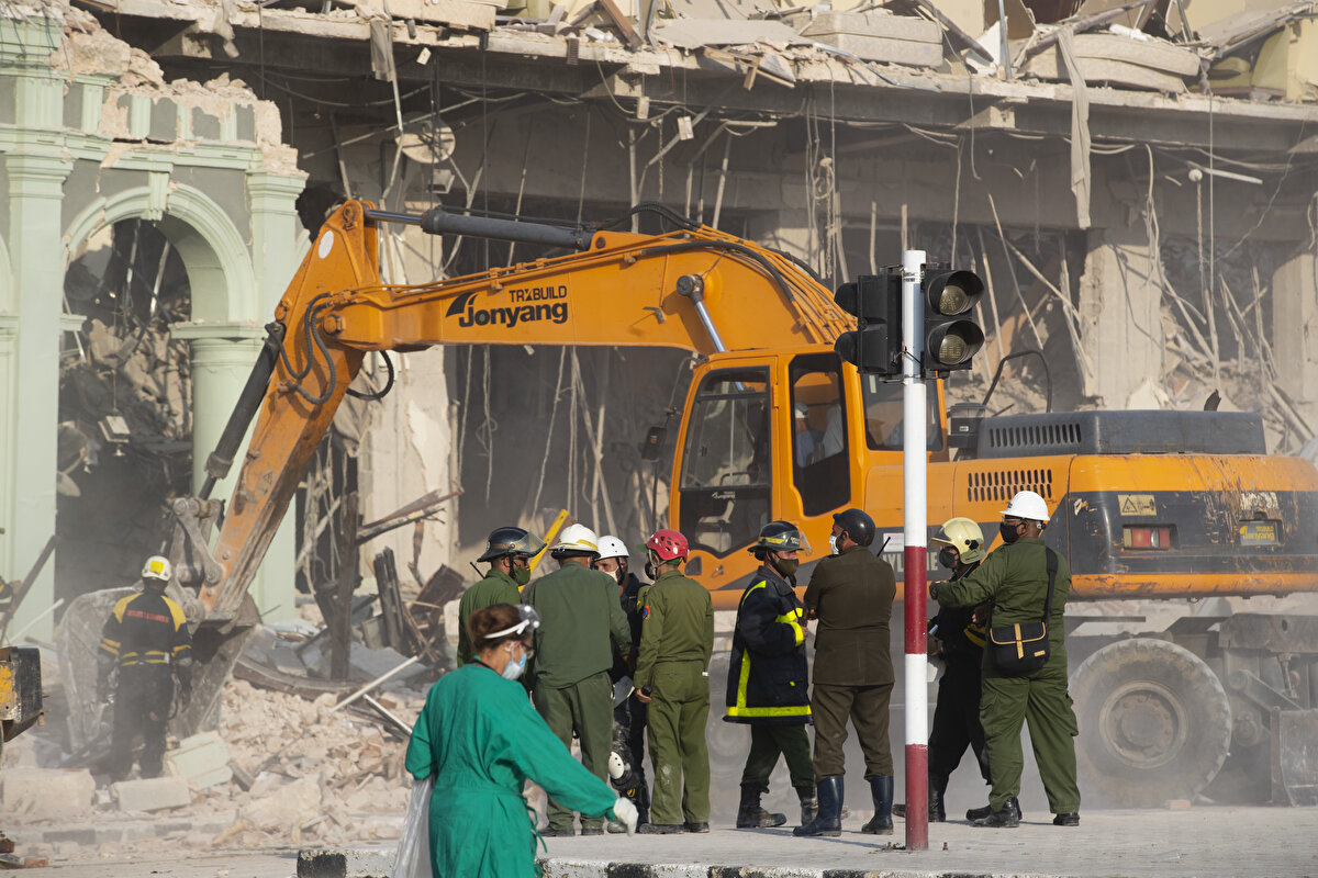 Açıklamada, ölenler arasında bir çocuk ile hamile bir kadının da bulunduğu bilgisi paylaşıldı.<br><br>