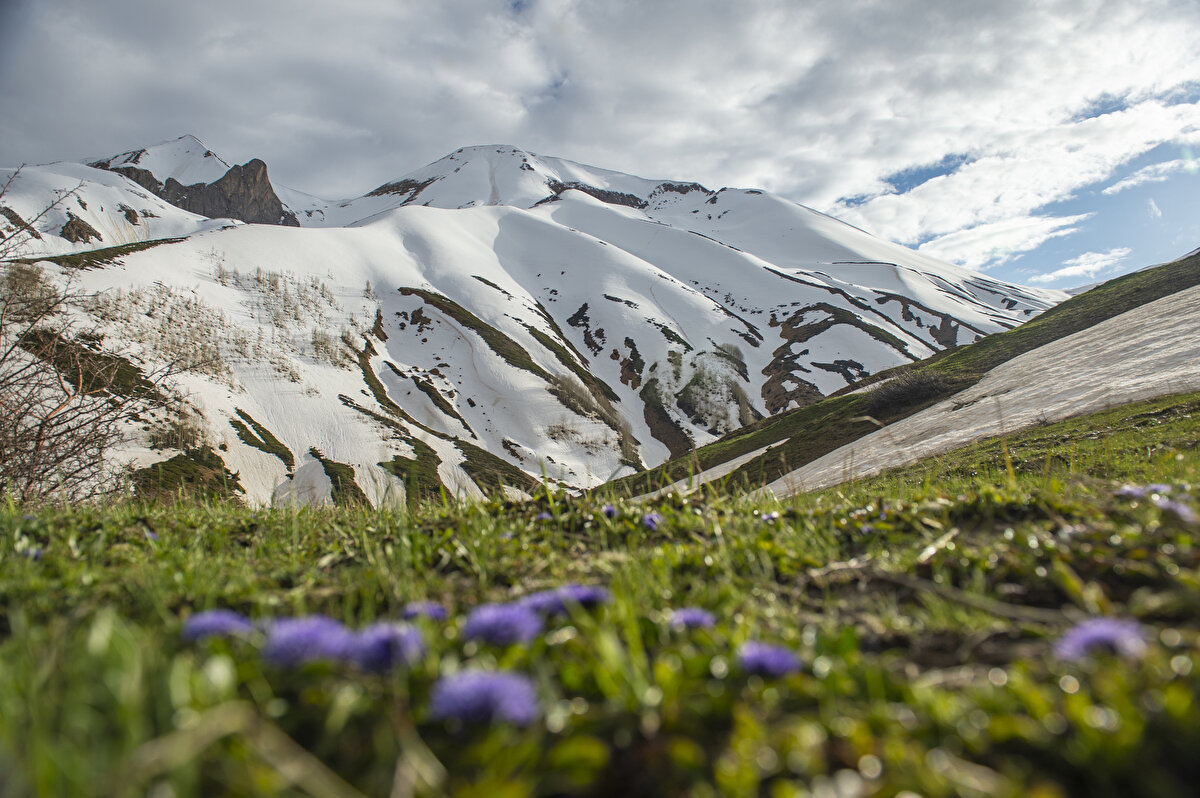 Her yıl çok sayıda ziyaretçiyi ağırlayan kentte, Munzur Vadisi Milli Parkı, Pertek Kalesi, İn Delikleri, Karagöl, Elmalı Yaylası, Buyer Gölü, Dereova Şelalesi, Munzur Gözeleri ve Ağlayan Kayalar bulunuyor.<br><br>