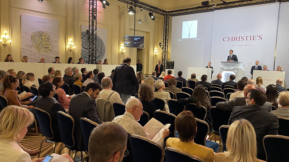 19 milyon ile 30 milyon frank arasında değer biçilmesi beklenen Kaya, tahmin edilenin altında miktarda alıcı buldu.<br>