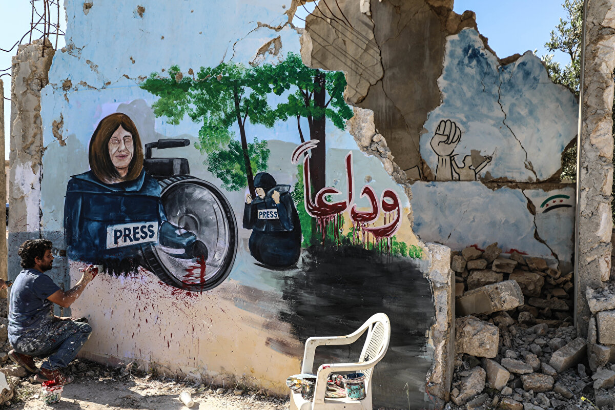 Esmer, suçlu rejimlerin gerçeği “öldürmeye”, gazetecileri hedef alarak hakikati susturmaya çalıştıklarını belirtti.