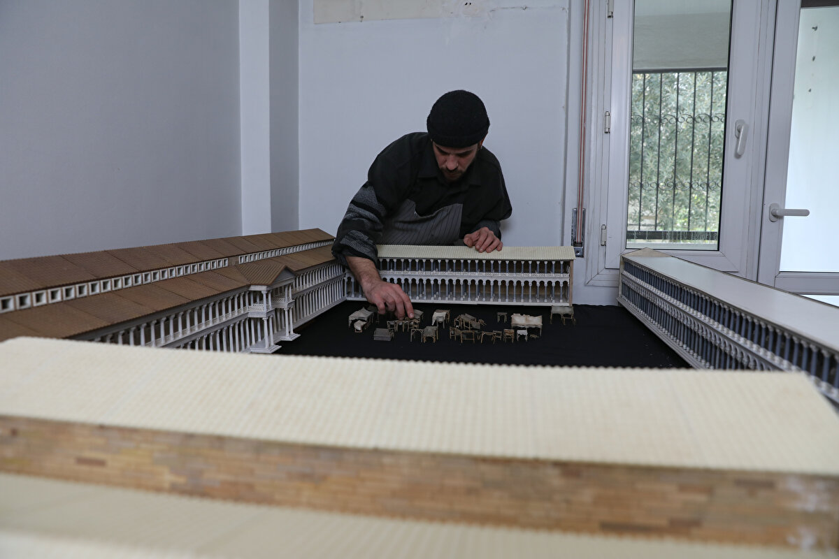 Proje Koordinatörü Şebnem Yurdakul, 2012'de kurulan derneklerinin kentin somut ve somut olmayan kültürel mirasının korunması ve yaşatılması için çalışma yürüttüğünü söyledi.<br>