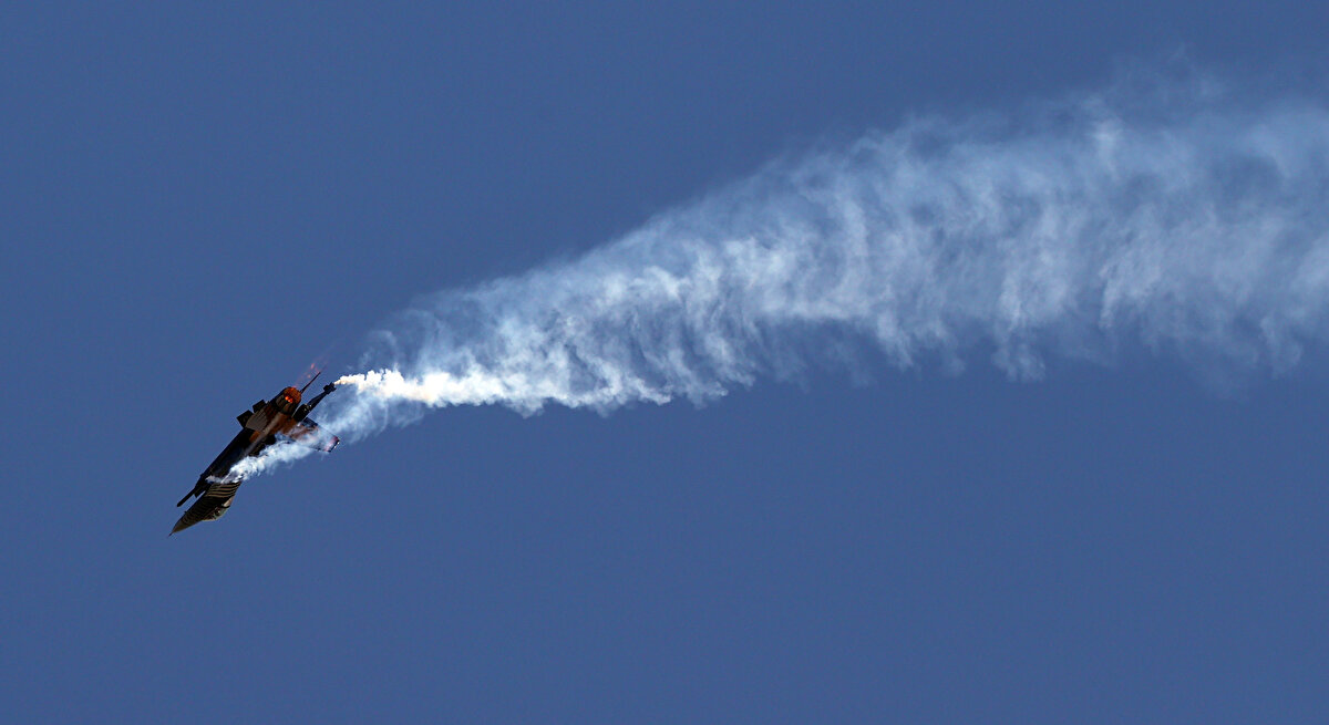 Kurulduğu ilk yıl dünyanın en prestijli hava gösterisi İngiltere Fairford`da 29 ülke arasından en iyi gösteri uçuşu ödülünü alan SOLOTÜRK, 2017`de Slovakya`da en iyi gösteri uçuşu ödülüne, 2018`de dünyanın en prestijli hava şovu olarak gösterilen İngiltere RIAT`da yine "En İyi Solo Jet Gösteri Ödülü"nü almaya hak kazandı.<br>